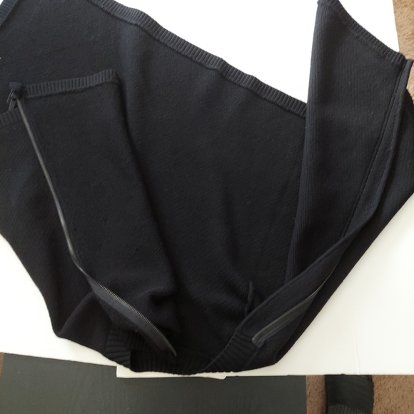 Lululemon Merino Wool Ladies Black Zip Up Pancho O/S Pretty! Good Condition - Picture 9 of 10